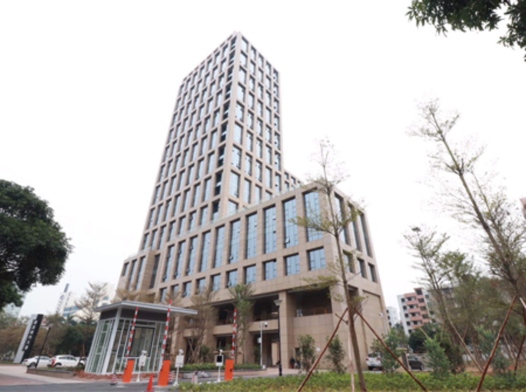 广州市尊时凯龙人生就博房地产有限公司